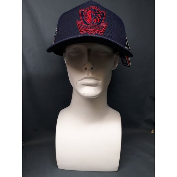 Dallas Mavericks Other - Pro Standard Dallas Mavericks Snapback Hat Navy Blue NEW!
